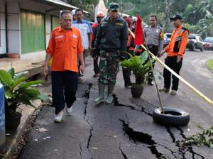 109 Rumah Warga Terdampak Pergerakan Tanah di Sukabumi 109 Rumah Warga Terdampak Pergerakan Tanah di Sukabumi