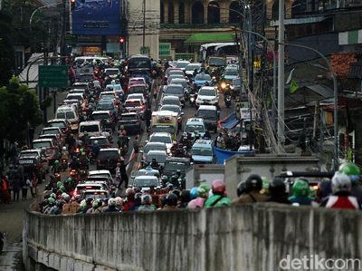 Dampak Banjir, Jalan Kalibata Macet Parah