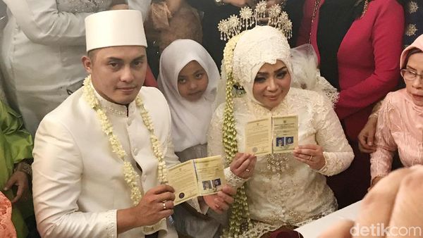 Pernikahan ke-4 Muzdalifah hingga Ana De Armas Sang Bond Girl