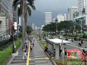 Pemprov DKI Rampungkan Desain Trotoar PKL di Sudirman-Thamrin Pemprov DKI Rampungkan Desain Trotoar PKL di Sudirman-Thamrin