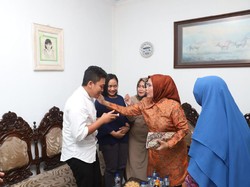 Turut Berduka, Pemkab Serang Kunjungi Keluarga Petugas TPS yang Meninggal