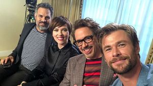 Melihat lagi Kebersamaan Chris Hemsworth dan Bintang Avengers Lainnya