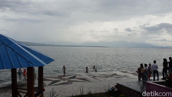 Foto: Seperti Ini Pantai di Danau Toba