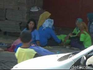 Puluhan Karyawan Pabrik Garmen di Probolinggo Kesurupan Puluhan Karyawan Pabrik Garmen di Probolinggo Kesurupan