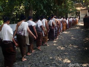 Melihat Ritual Unggahan Masyarakat Adat Bonokeling Melihat Ritual Unggahan Masyarakat Adat Bonokeling