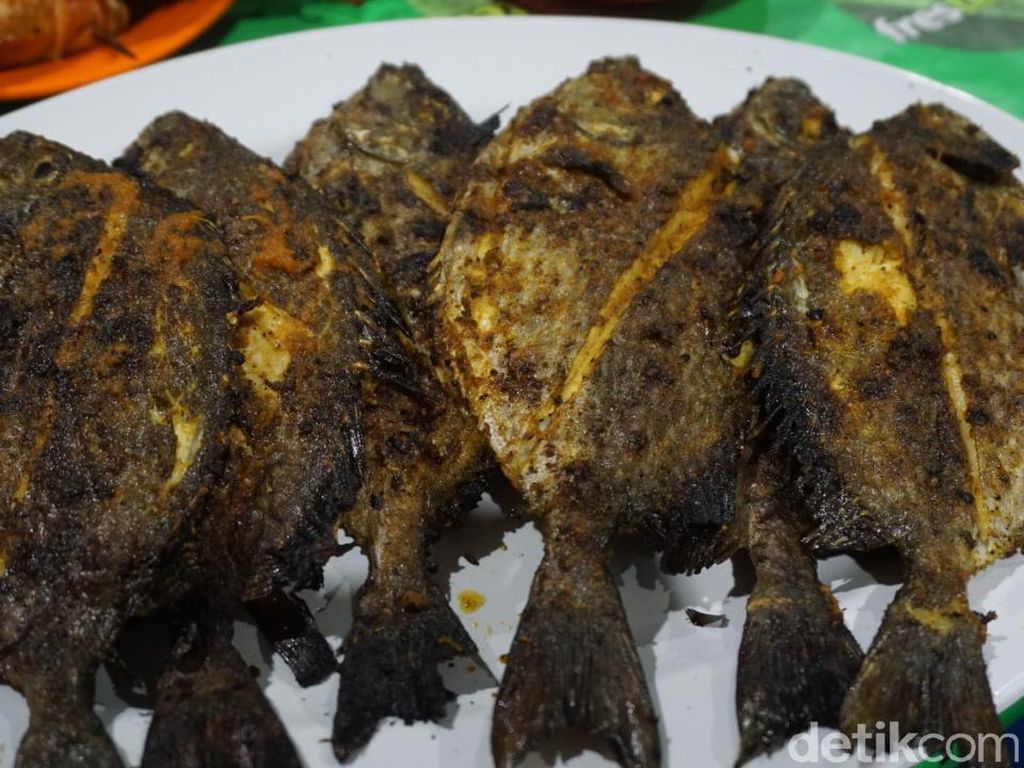 Pengalaman Belanja Seafood dan Masak Langsung di Muara Baru