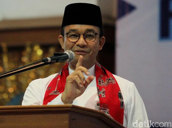 Berbaju Adat Betawi, Anies Mendata PBB Jakarta
