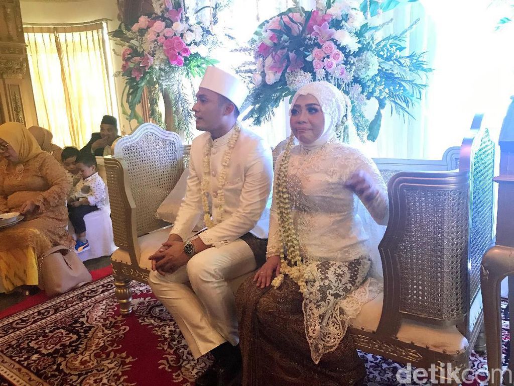 Tawar Rumah Muzdalifah Rp 28 Miliar, Uya Kuya Ditolak Tawar Rumah Muzdalifah Rp 28 Miliar, Uya Kuya Ditolak