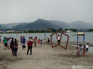 Danau Toba Digarap Serius Jadi Destinasi Wisata Kuliner dan Belanja