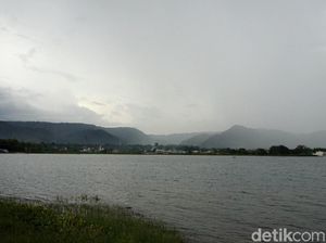 Menhub Turunkan Tim Khusus Awasi Keselamatan Pelayaran di Danau Toba