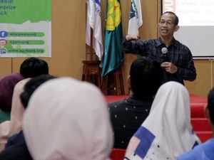 Dorong Semangat Kewirausahaan Pemuda Dorong Semangat Kewirausahaan Pemuda