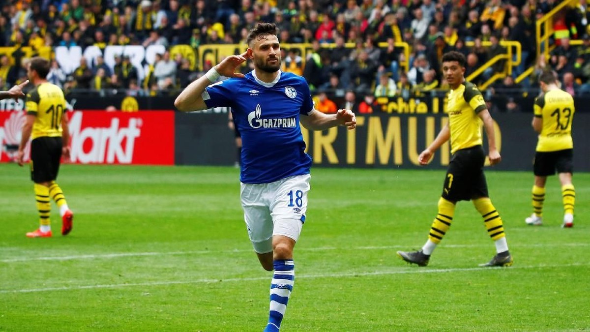 Borussia Dortmund kalah 2-4 dari Schalke 04. (Foto: Wolfgang Rattay/Reuters)