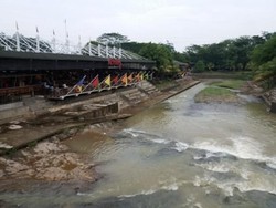 Mau Wisata Kuliner Sambil Bermain, Yuk ke Pasar Apung Sentul City