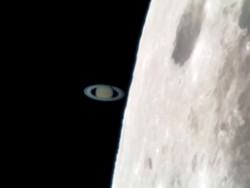 Pria Ini Abadikan Saturnus Tabrak Bulan Pakai Galaxy S8