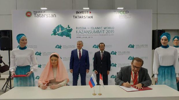 Penandatanganan MoU kolaborasi halal lifestyle antara Indonesia Halal Lifestyle Center (IHLC) dengan Tatarstan Investment Development Agency (TIDA).