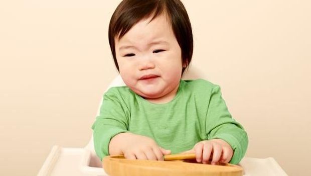 9 Ekspresi Wajah Bayi Saat Makan yang Perlu Bunda Tahu