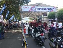 Di Alun-alun Klaten, Warga Bisa Servis Motor Semua Merek Gratis