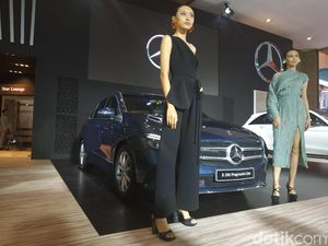 IIMS 2019: Mercy Boyong 2 Mobil Mewah Anyar IIMS 2019: Mercy Boyong 2 Mobil Mewah Anyar