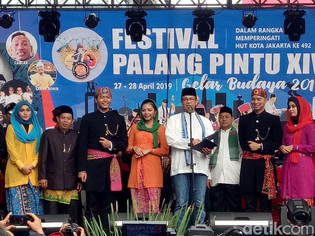 Didampingi Cak Imin, Anies Buka Festival Palang Pintu di Kemang Didampingi Cak Imin, Anies Buka Festival Palang Pintu di Kemang