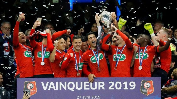Rennes juara Coupe de France usai mengalahkan Paris Saint-Germain di final (Foto: Charles Platiau/Reuters) Rennes juara Coupe de France usai mengalahkan Paris Saint-Germain di final (Foto: Charles Platiau/Reuters)