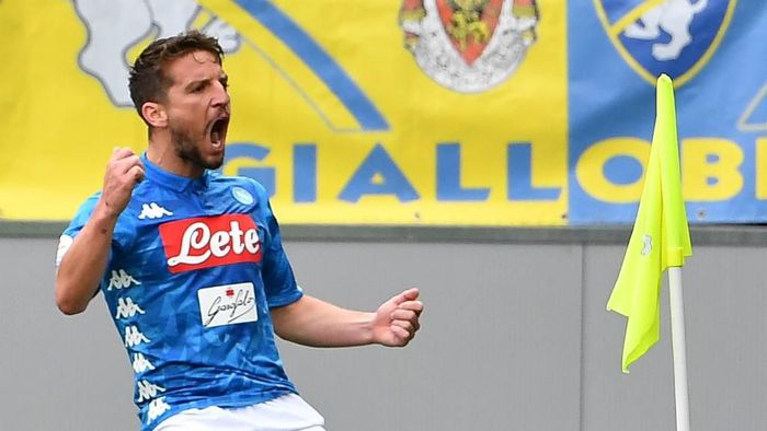 Dries Mertens merayakan gol ke gawang Frosinone. (Andreas SOLARO / AFP) Dries Mertens merayakan gol ke gawang Frosinone. (Andreas SOLARO / AFP)