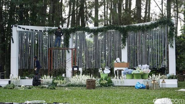 So Pretty! Yuk Intip Lokasi Pernikahan Ammar Zoni dan Irish Bella