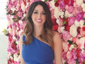 Sosok Pemadam Kebakaran Cantik yang Dulu Gelandangan Kini Bergelar PhD