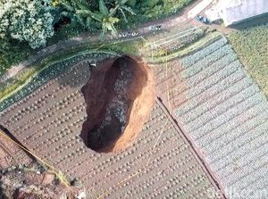 Sungai di Bawah Lubang Raksasa Pernah Tertimbun Aktivitas Gunung Api