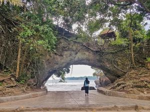 Pantai Karang Blong, Tempat Wisata Eksotis di Anyer