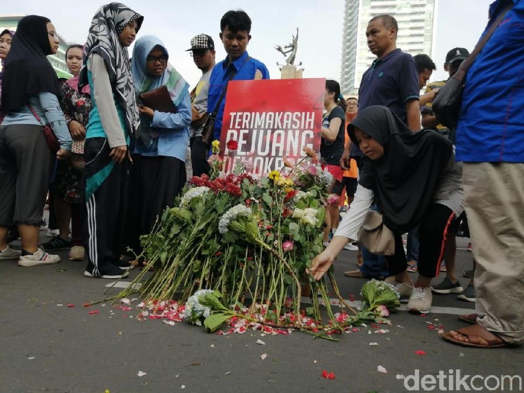 Ketua Komisi II ke Effendi Gazali: Setop Cari Kambing Hitam KPPS Wafat Ketua Komisi II ke Effendi Gazali: Setop Cari Kambing Hitam KPPS Wafat