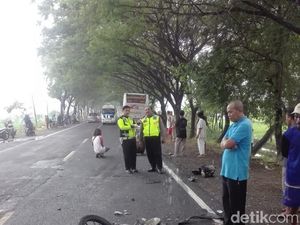Dua Remaja Pengendara Motor Tewas Tertabrak Bus Mira di Ngawi