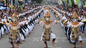 Potret Kolosal 2 Ribu Warga Bali Menari Telek