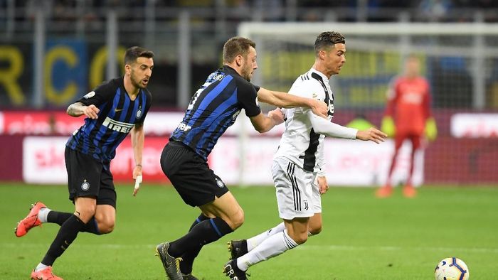 Inter Milan memang sedang melaju kencang, tapi Juventus punya rekor bagus. Siapa menang? (Foto: REUTERS/Daniele Mascolo) Inter Milan memang sedang melaju kencang, tapi Juventus punya rekor bagus. Siapa menang? (Foto: REUTERS/Daniele Mascolo)