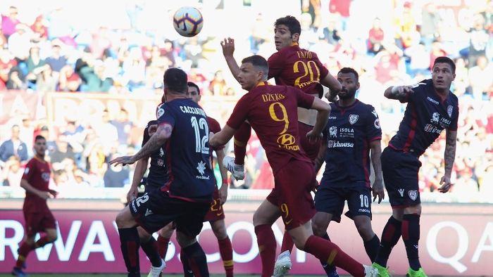 AS Roma menang 3-0 atas Cagliari (Foto: Paolo Bruno/Getty Images) AS Roma menang 3-0 atas Cagliari (Foto: Paolo Bruno/Getty Images)