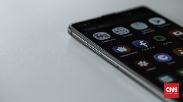Samsung Galaxy S10+, Wajah Satu Dekade yang Nyaris Sempurna