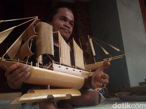Mustofa, Difabel Peracik Miniatur Pinisi Mustofa, Difabel Peracik Miniatur Pinisi