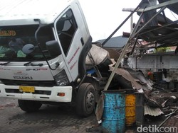 Tangki Truk Meledak Saat Dilas, Satu Orang Tewas