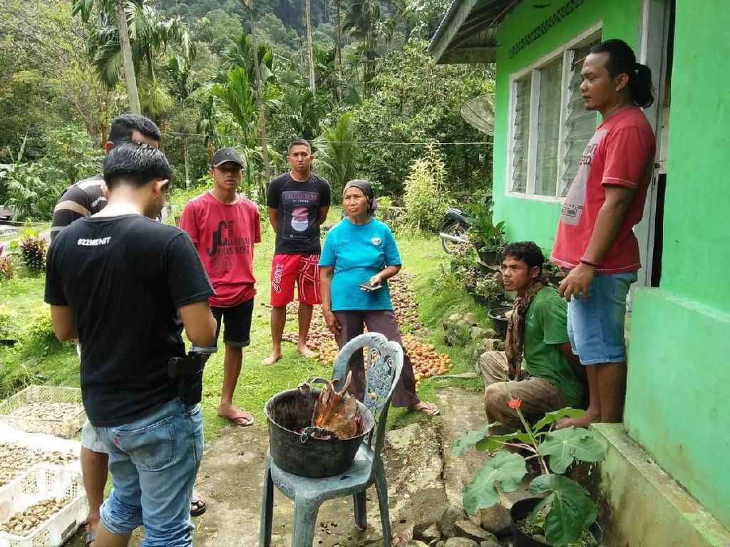 Polisi dan BKSDA Tangkap Pemburu Kijang di Agam Sumbar Polisi dan BKSDA Tangkap Pemburu Kijang di Agam Sumbar