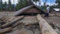 Banjir Bandang Timbun Ratusan Rumah di Sigi Sulteng