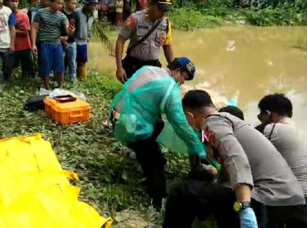 Mayat Tanpa Identitas Ditemukan di Kubangan Kebun Kelapa Sawit Konawe Mayat Tanpa Identitas Ditemukan di Kubangan Kebun Kelapa Sawit Konawe