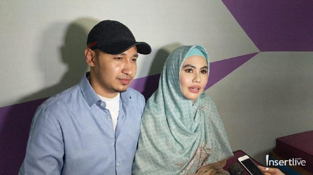 Kartika Putri & Suami