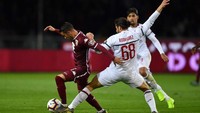 Sirigu kembali menjadi penghalang Rossonerri untuk membuka skor. Pada menit ke-43, ia mampu bereaksi cepat saat menutup tembakan Hakan Calhanoglu yang lepas di kotak penalti usai menerima umpan terobosan Cutrone. Hingga babak pertama usai skor tetap 0-0.