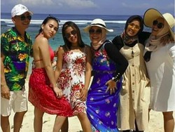 Baru Pulang Umrah, Ayu Ting Ting Liburan Pakai Bikini Langsung Tuai Komentar