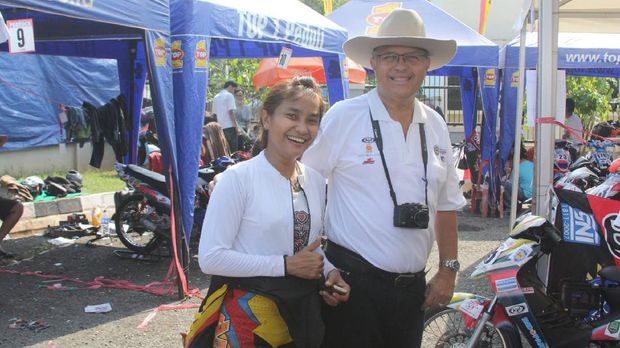 Inuk Hestiningrum pebalap road race wanita.