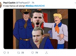 De Gea pun dianggap Karius yang menyamar. Karius dianggap menjadi ikon dari kiper hobi blunder akibat penampilan horornya di final Liga Champions kontra Real Madrid musim lalu. (Foto: Internet/Twitter)