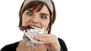 Ngeri! Begini Jawaban Cewek PMS Saat Ditanya Makan Apa