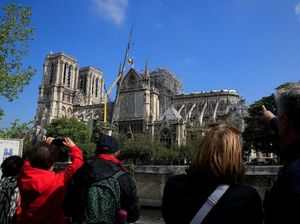 Kadar Timbal Efek Kebakaran Notre-Dame Tinggi, 6 Sekolah di Paris Ditutup Kadar Timbal Efek Kebakaran Notre-Dame Tinggi, 6 Sekolah di Paris Ditutup