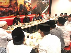 Barisan Gus dan Santri Doakan Bangsa Kembali Bersatu