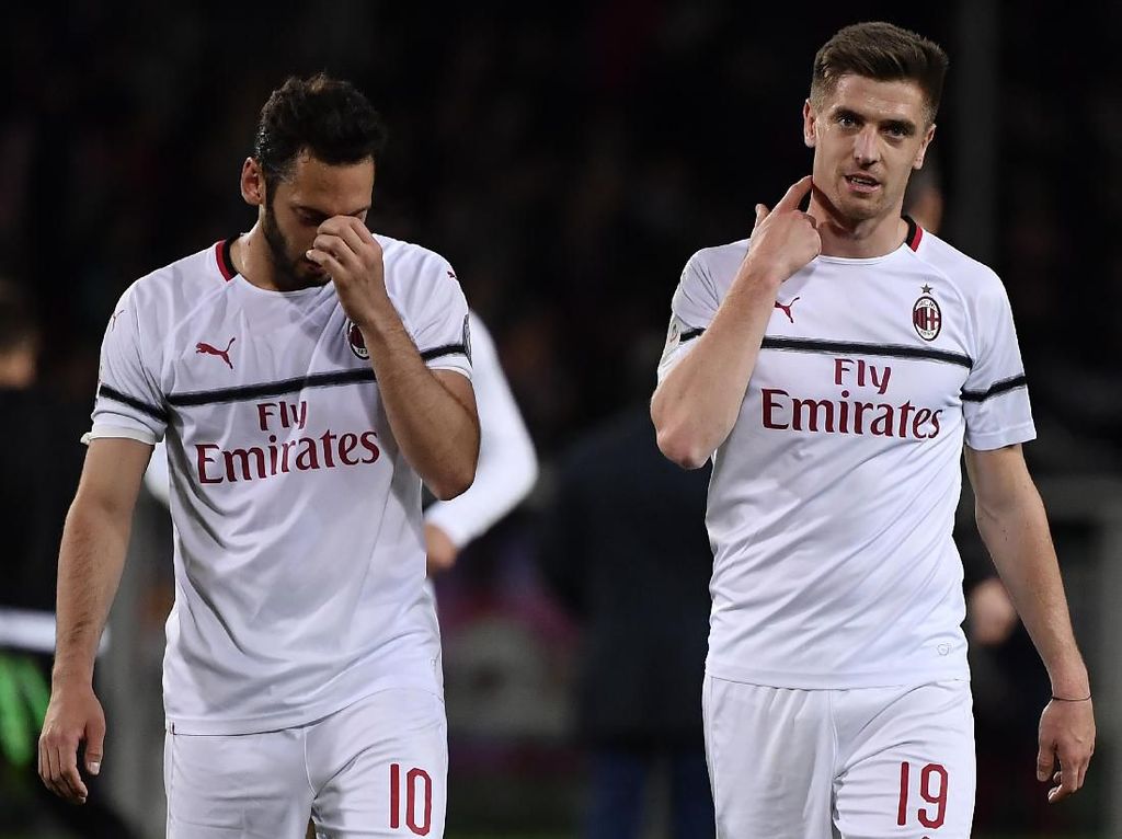 Dicoret dari Liga Europa adalah Puncak Derita AC Milan Dicoret dari Liga Europa adalah Puncak Derita AC Milan