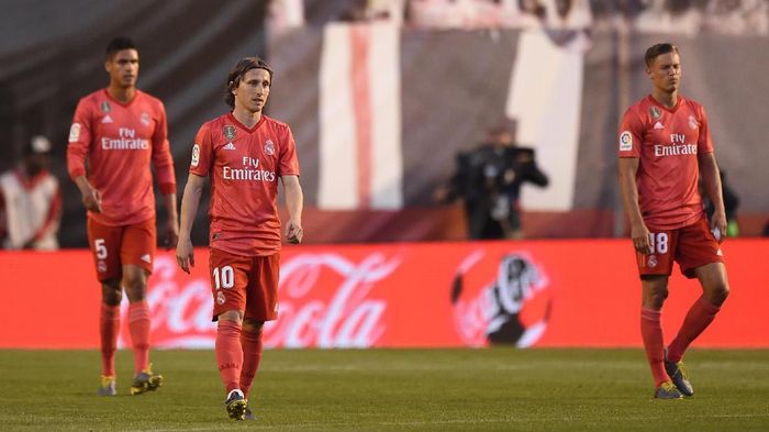 Pemain Real Madrid usai kalah dari Rayo Vallecano. (Foto: Denis Doyle/Getty Images)